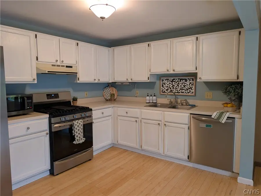8234 Vicksburg Place, Baldwinsville, NY 13027 - #3