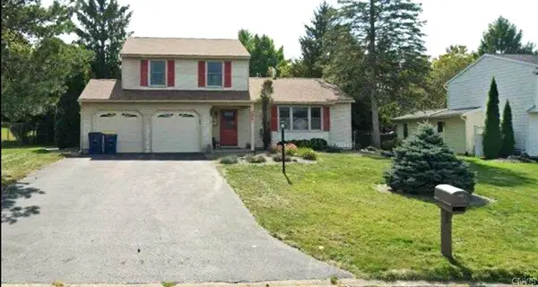 205 Woodmont Drive, Camillus, NY 13031