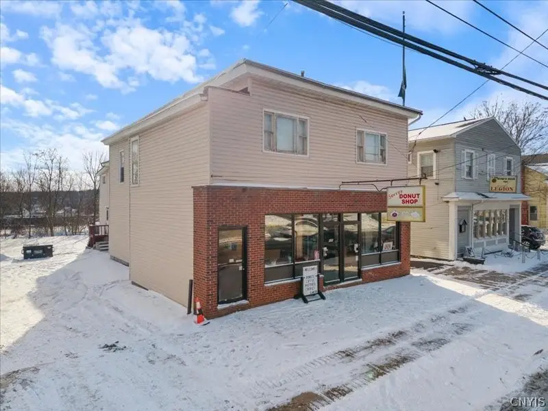 135 W Manlius Street, East Syracuse, NY 13057 - #2