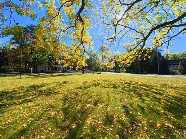 E Genesee Street, Manlius, NY 13104