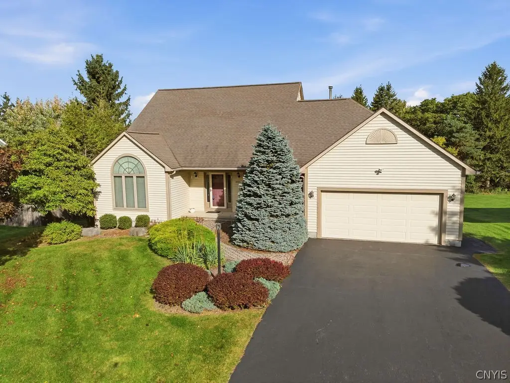 4640 Bloomsbury Drive, Syracuse, NY 13215 - #1