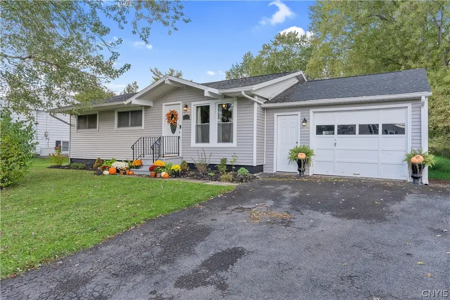 402 Birchwood Boulevard, Baldwinsville, NY 13027 - #2