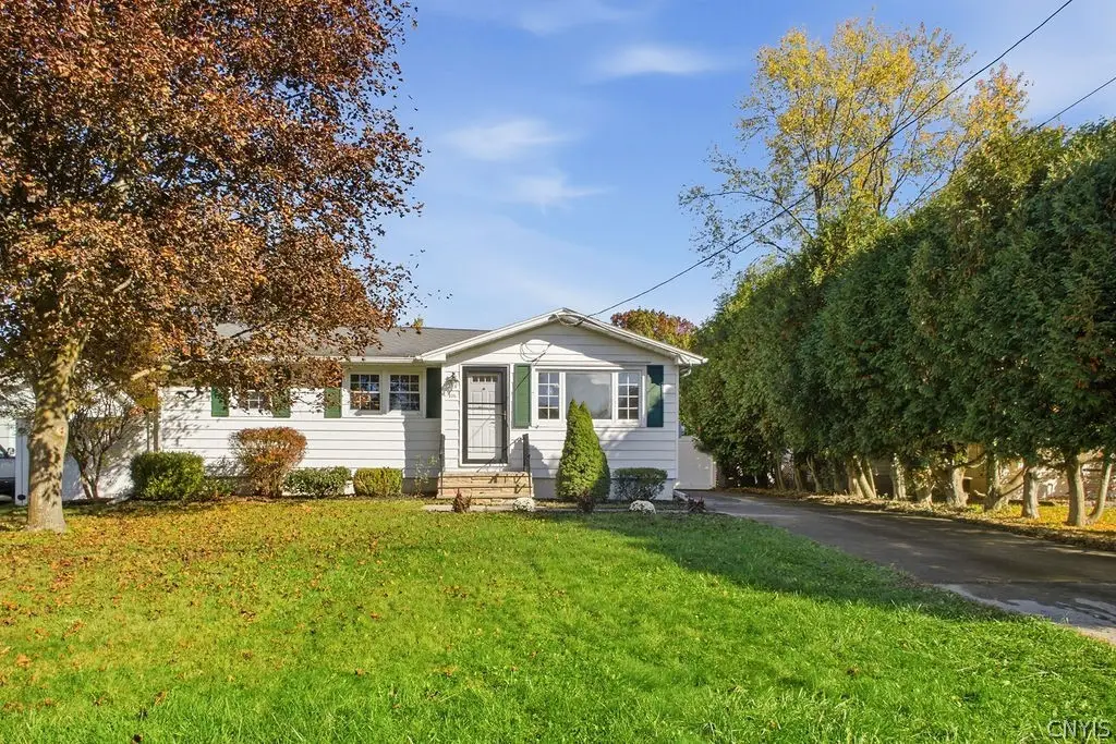 105 Glenwood Drive S, Liverpool, NY 13090 - #1