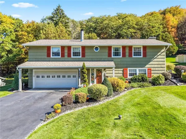 405 Oakridge Drive, Camillus, NY 13031