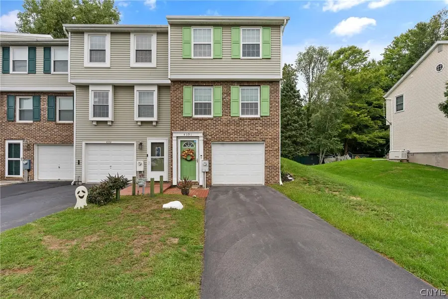4391 Heritage Drive, Liverpool, NY 13090 - #2
