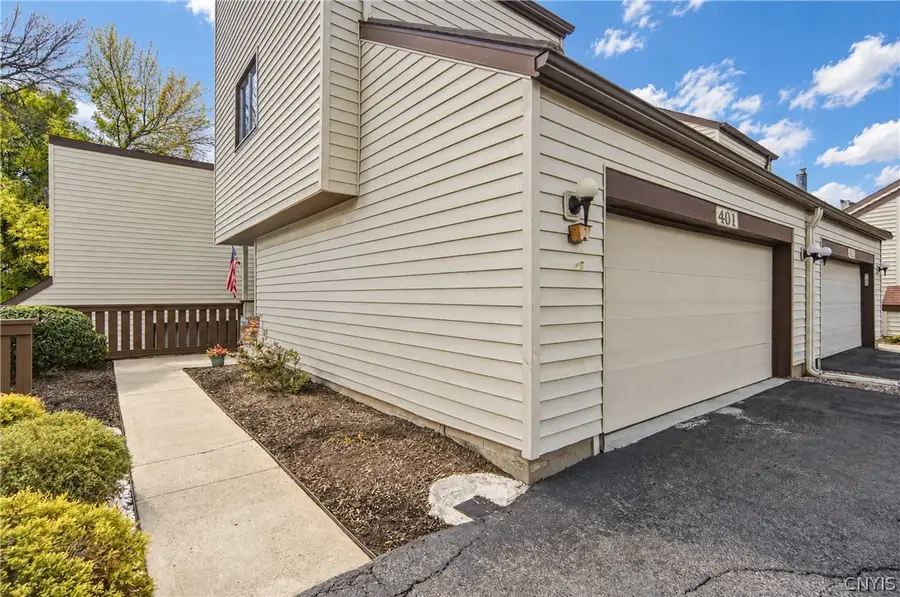 401 Woburn Drive, Camillus, NY 13031 - #2