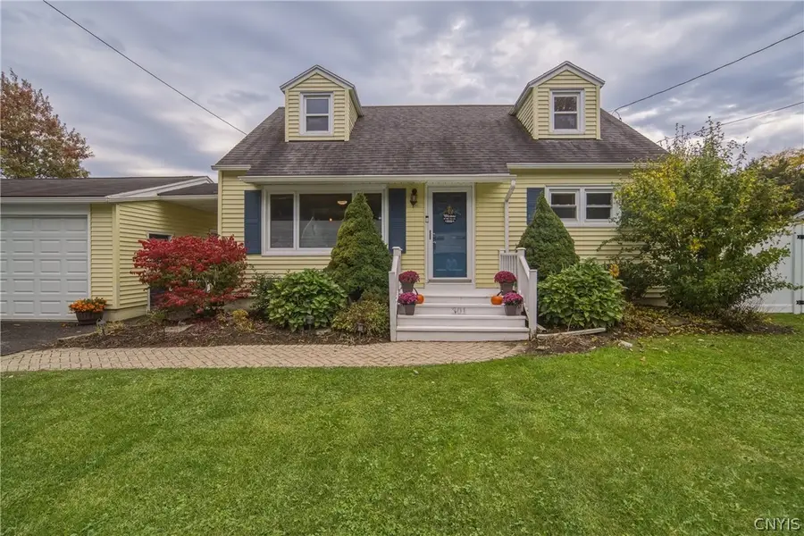 301 Forsythe Street, Camillus, NY 13031 - #2
