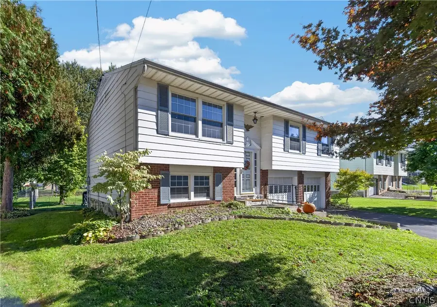 102 Wembridge Dr, East Syracuse, NY 13057 - #2