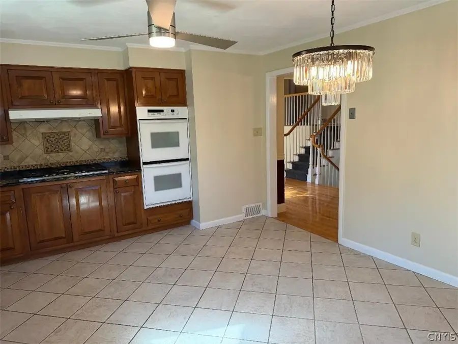 8 Beckwith Circle, New Hartford, NY 13413 - #2