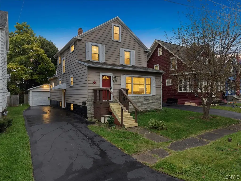 160 Edgeware Rd, Syracuse, NY 13208 - #1