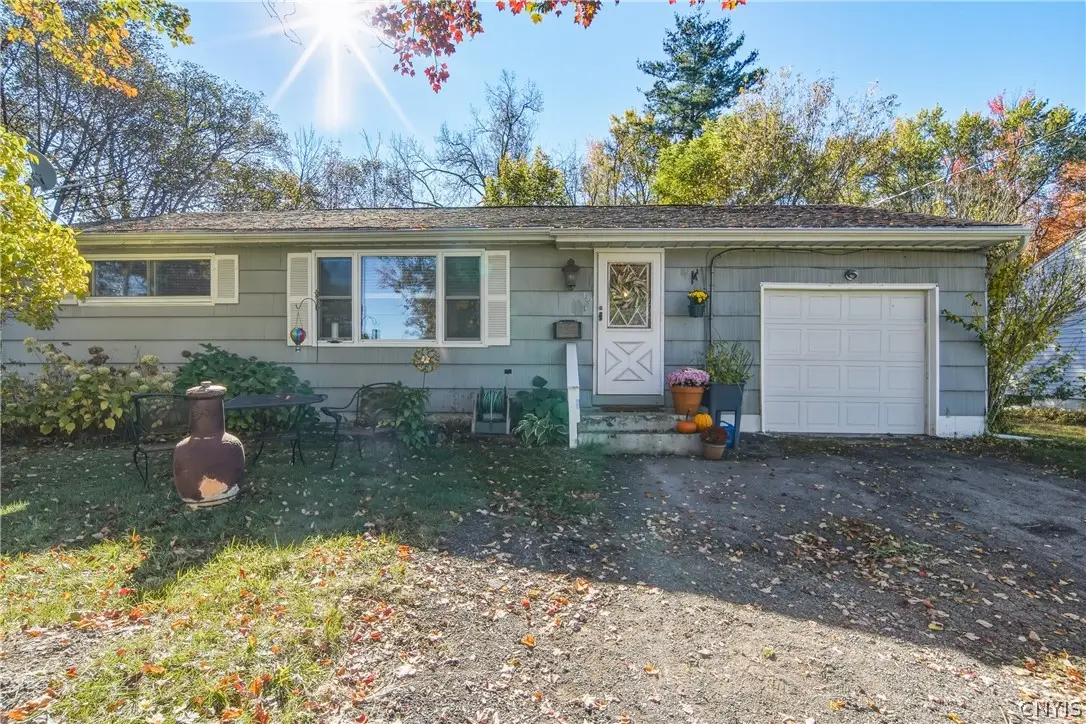 132 Oakley Drive, Syracuse, NY 13212 - #1