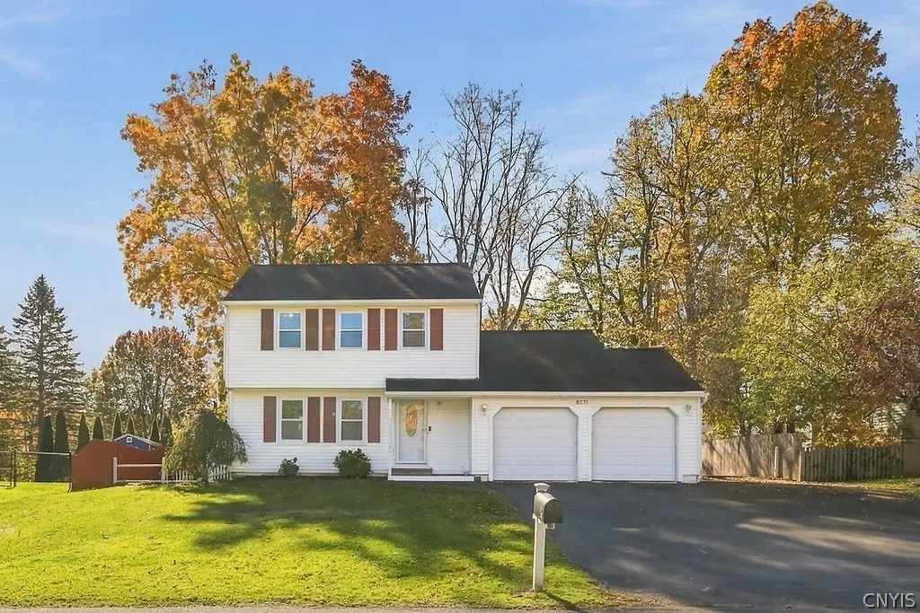 8231 Coconut Tree Drive, Liverpool, NY 13090 - #1