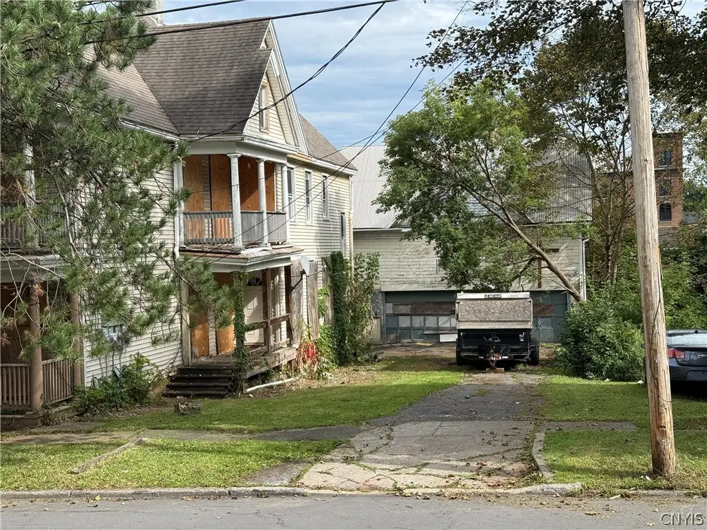 905 Saratoga Street, Utica, NY 13502 - #1