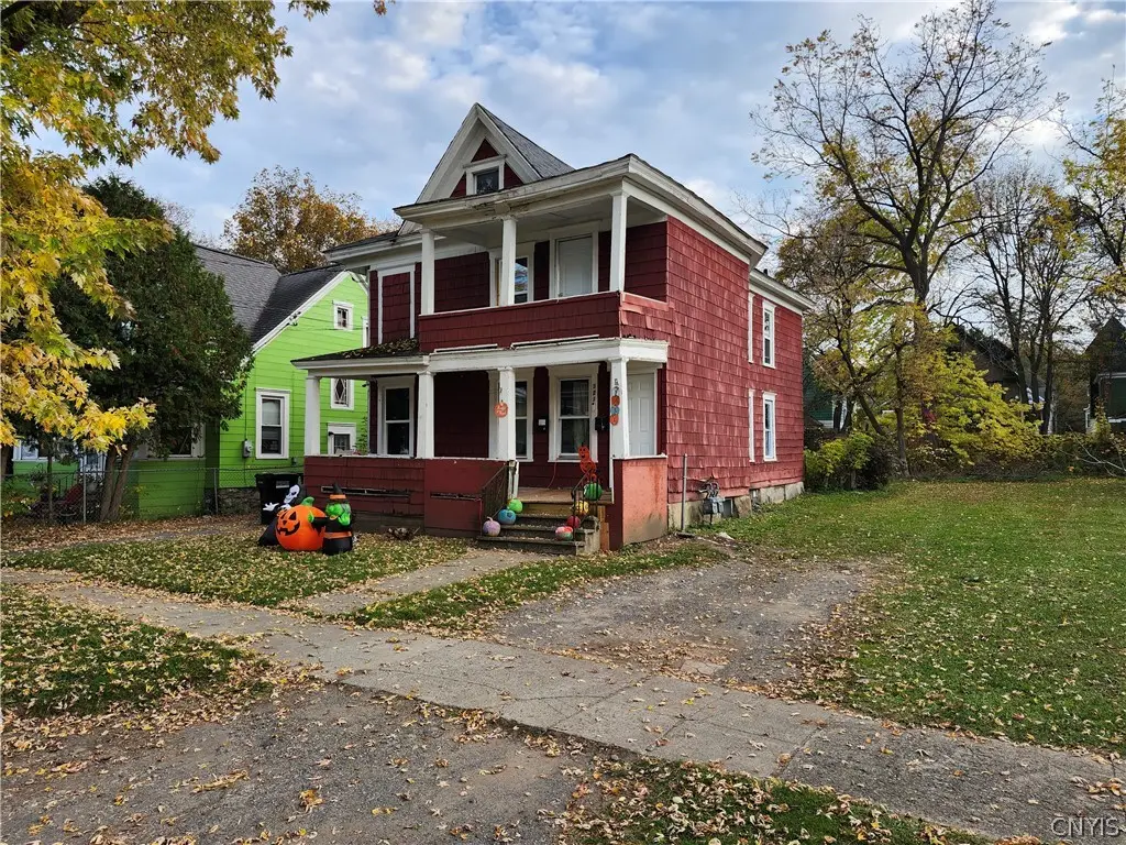323 W Calthrop Avenue, Syracuse, NY 13205 - #1