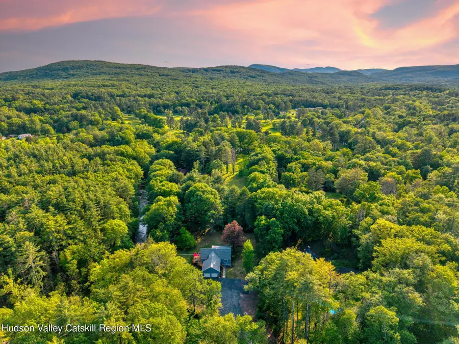 2565 Ny-212, Woodstock, NY 12498 - Image #2