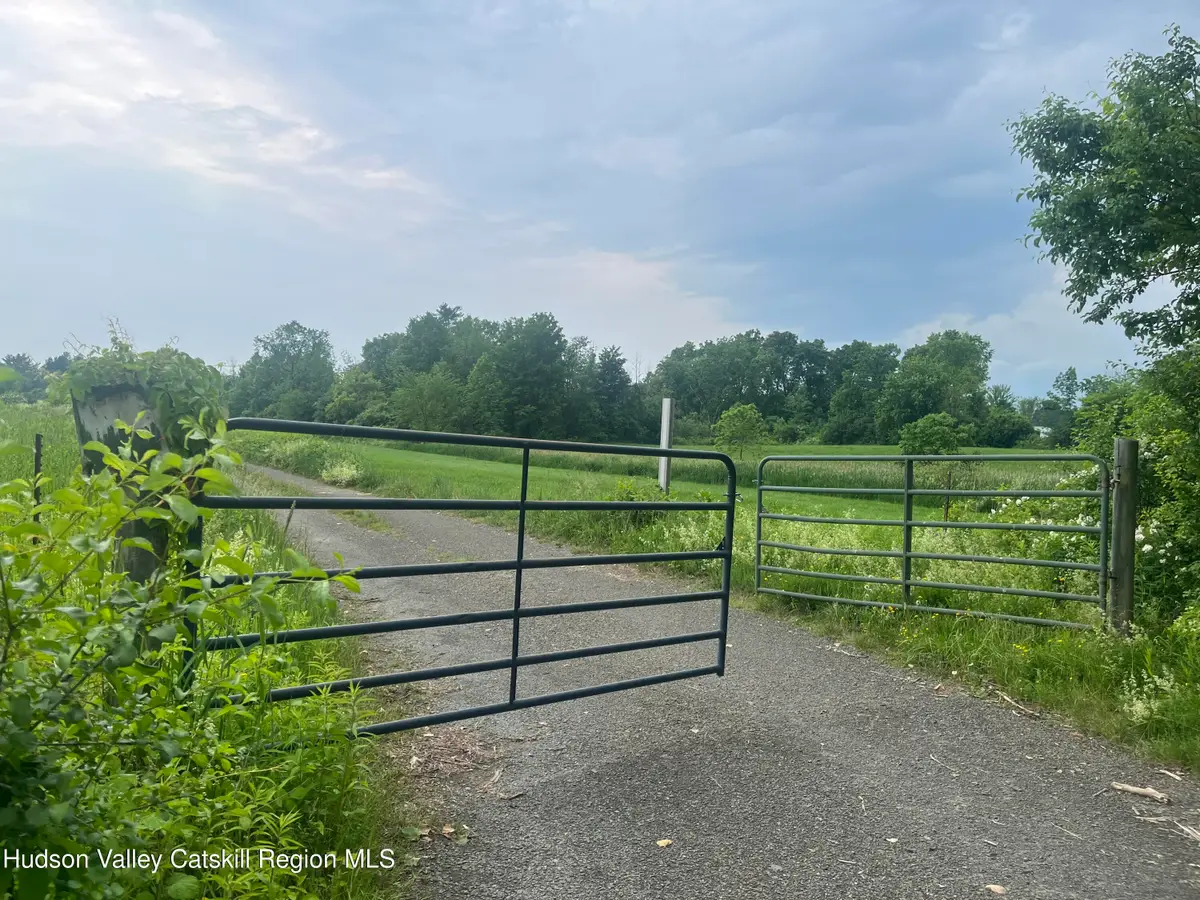 000 Schoolhouse Road, Stuyvesant, NY 12173 - Image #1