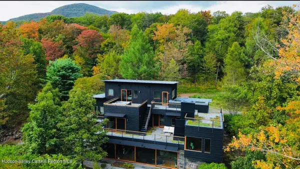 125 Valley View Way, Lake Hill, NY 12448