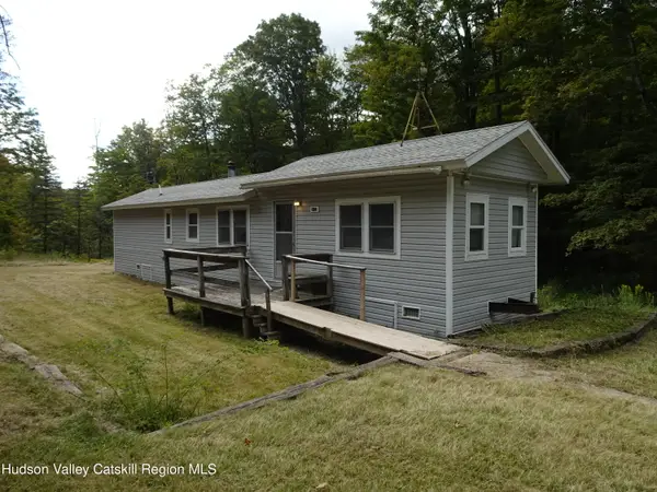 158 Middle Road, Austerlitz, NY 12017