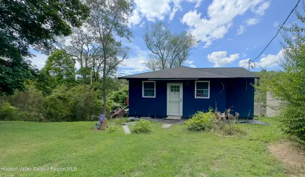 9 Old Green Lake Rd, Athens, NY 12015