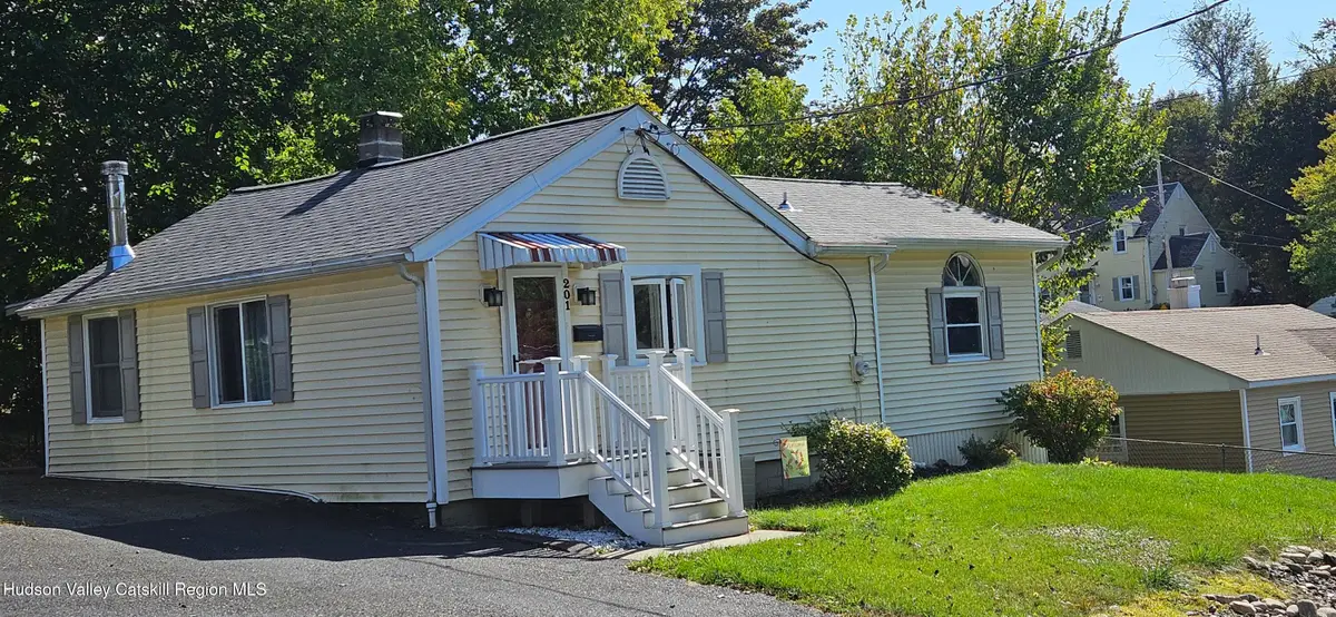 201 Park Avenue, East Greenbush, NY 12061 - Image #1