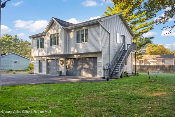 7 The Concourse, Kinderhook, NY 12106