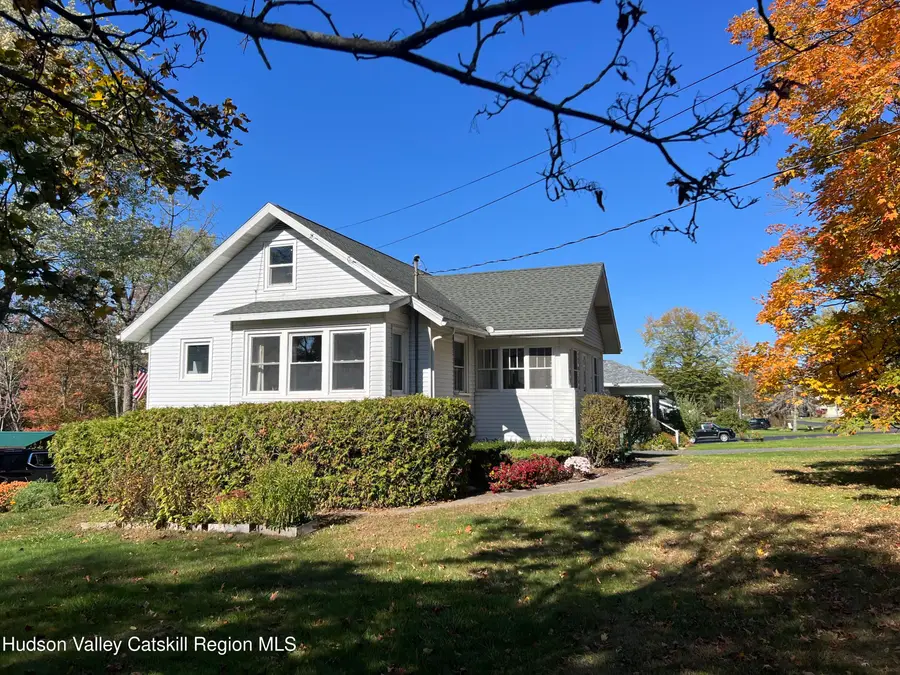 9 Boltwood Avenue, Castleton On Hudson, NY 12033 - Image #2