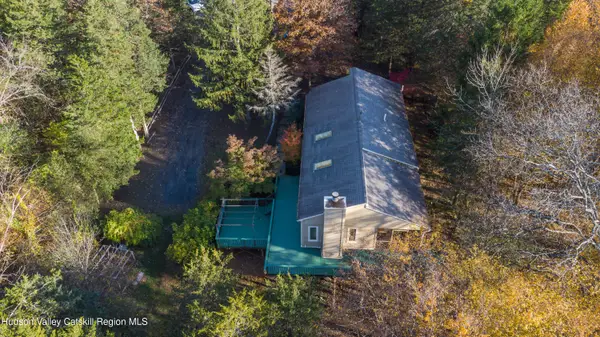 12 Glow Court, Athens, NY 12015