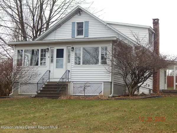 118 Ingalside Dr, Greenville, NY 12083