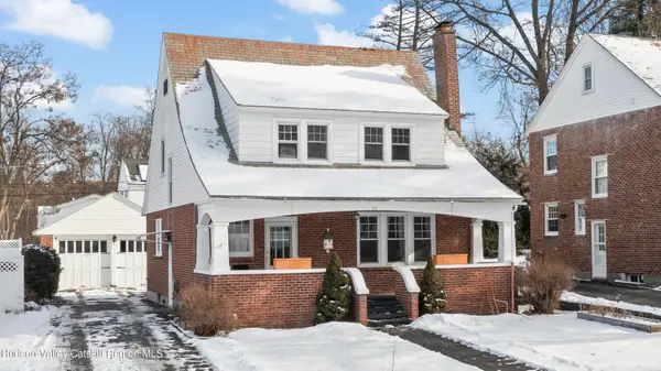 35 Highland Drive, East Greenbush, NY 12061