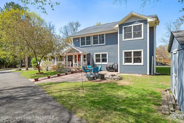 8 Oak Drive, New Windsor, NY 12553