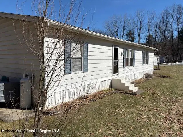 6 New York Street Street #6, Port Ewen, NY 12417 - #3