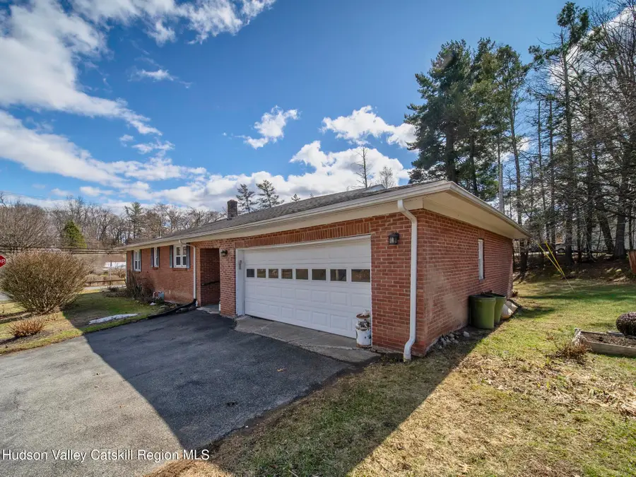 377 E Chester Street, Kingston, NY 12401 - #2