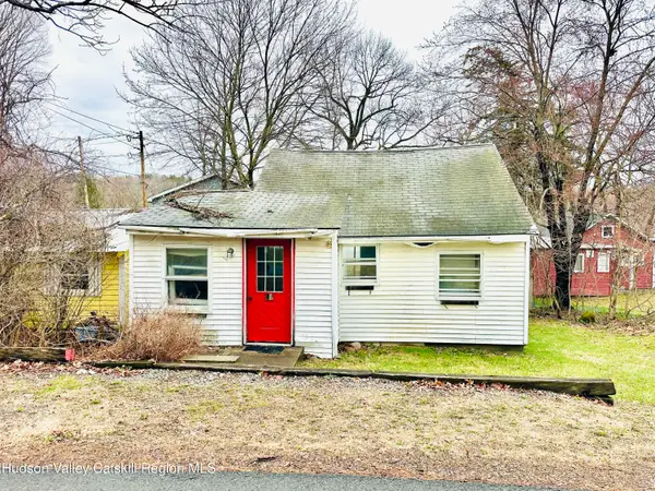 30 Rose Street, Niverville, NY 12130