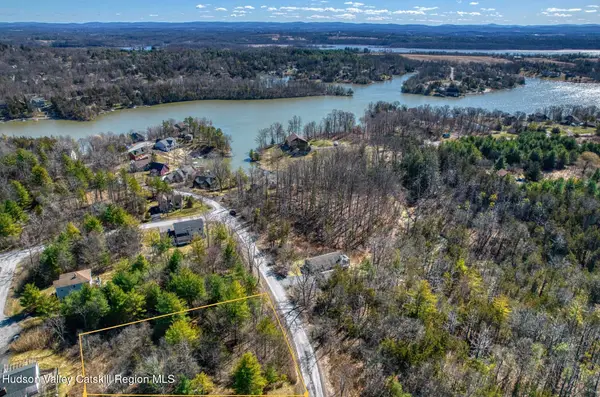 23 Daredevil Drive, Athens, NY 12015