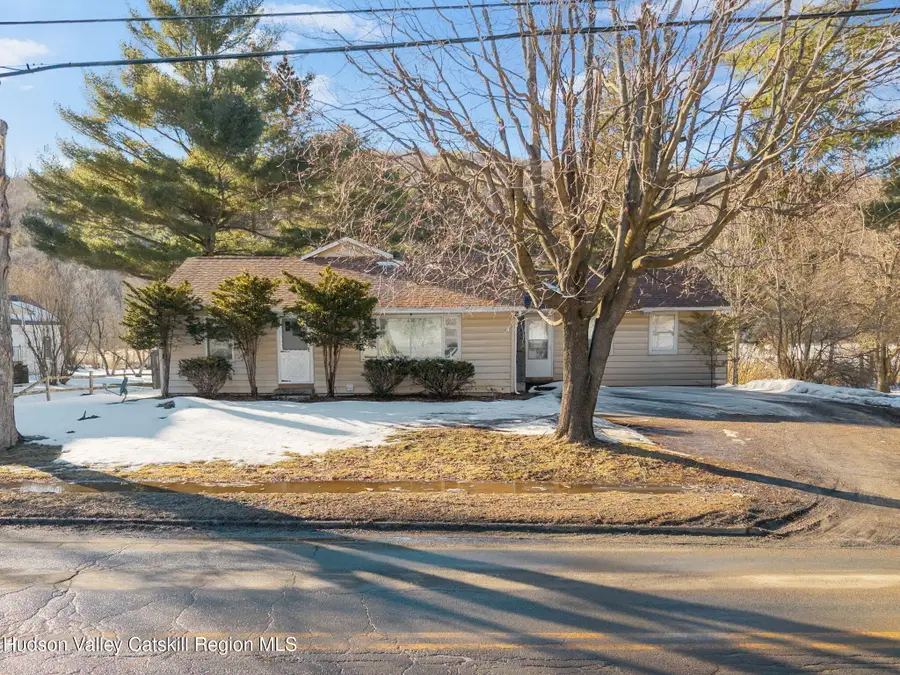 54207 New York 30, Roxbury, NY 12474 - #2