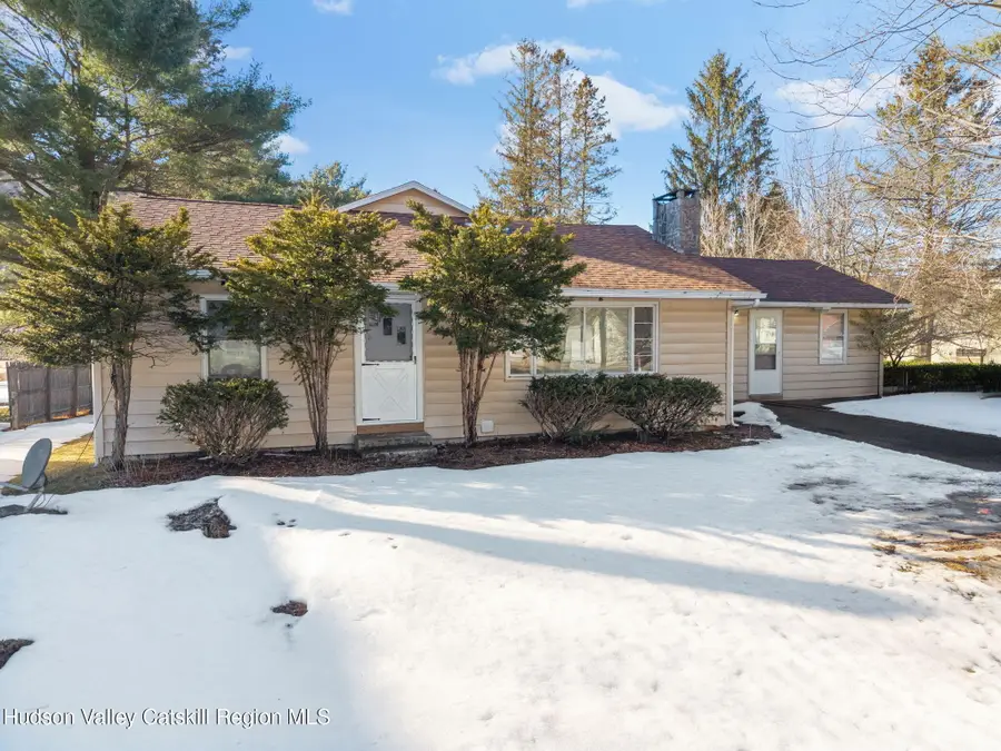 54207 New York 30, Roxbury, NY 12474 - #3