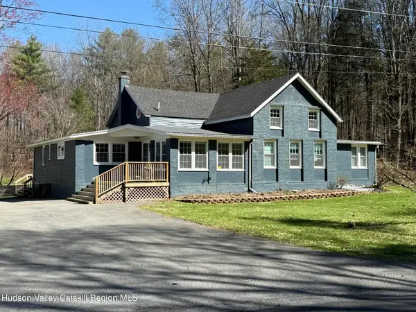 96 W. Deans Mill Road, New Baltimore, NY 12124