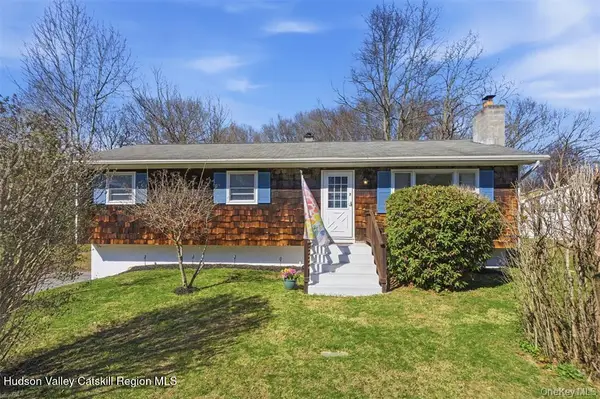 7 Woodland Circle, Hyde Park, NY 12538