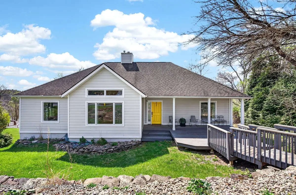 18 Latham Circle, Saugerties, NY 12477 - #1
