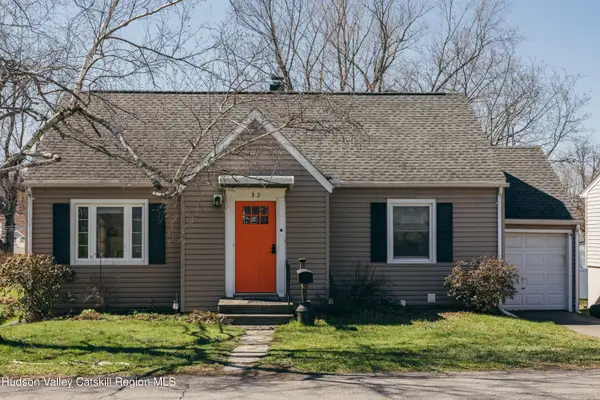 32 Ten Broeck Avenue, Hudson, NY 12534