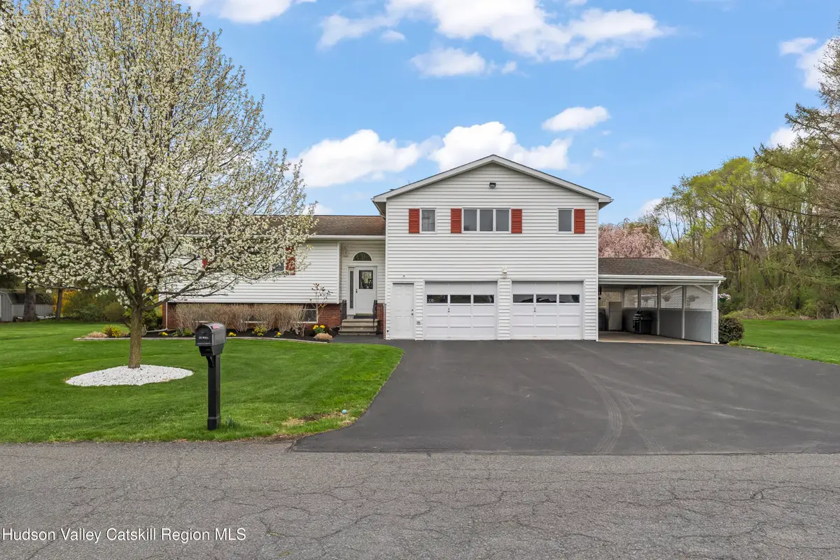 4 Pin Oak Drive, Kinderhook, NY 12106 - #1