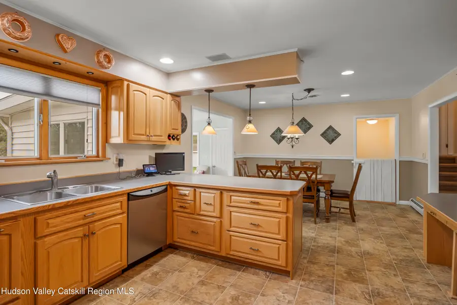 4 Pin Oak Drive, Kinderhook, NY 12106 - #3