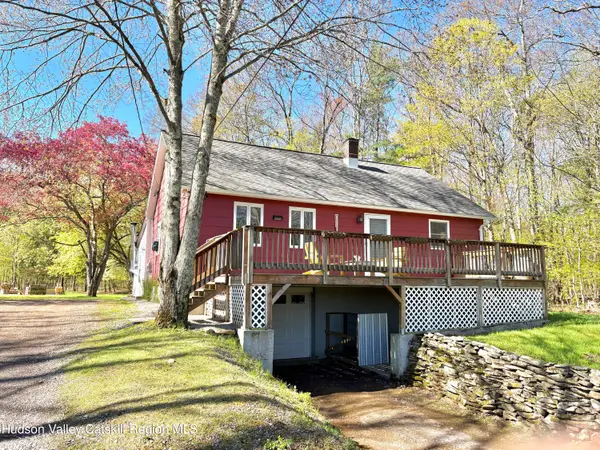 81 Mountain Turnpike Road, Catskill, NY 12414