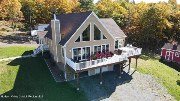 20 Joshuas Path, Round Top, NY 12473