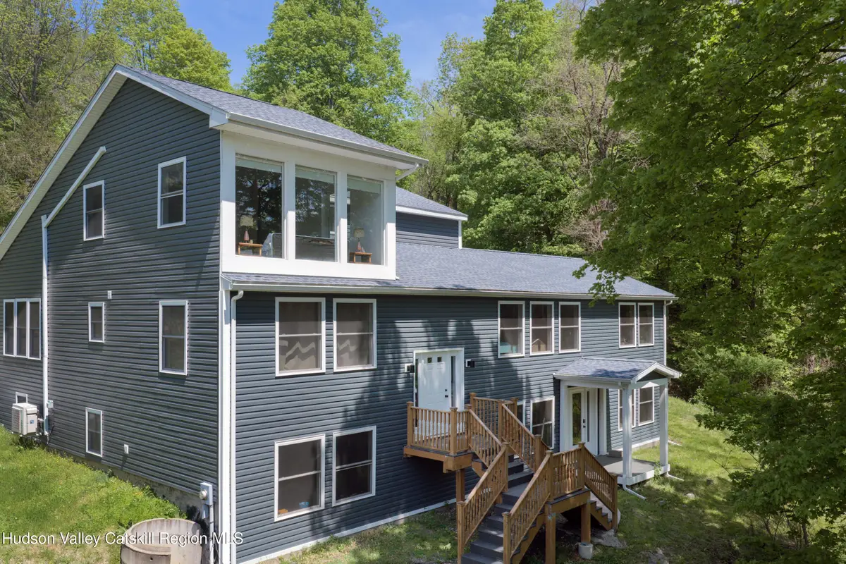 606 Old Post Road, New Paltz, NY 12561 - #1