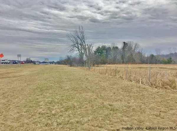 156 E Hawley Lane, Hannacroix, NY 12087