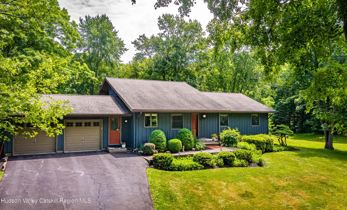 202 S Quaker Lane, Hyde Park, NY 12538 - #1