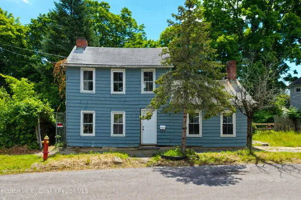 11 N Montgomery, Athens, NY 12015