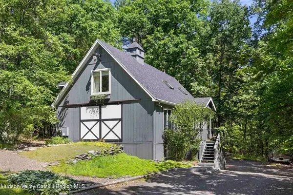 126 Storks Nest Road, Round Top, NY 12473