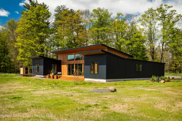 11 Franklin Lane, Accord, NY 12404